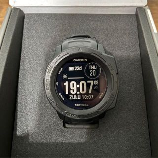 ガーミン(GARMIN)のGarmin INSTINCT DUAL POWER （ブラック）(腕時計(デジタル))