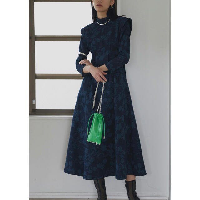 ワンピースKEILY FLOWER DENIM DRESS インディゴM