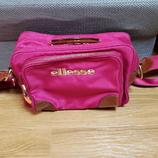 ellesse(エレッセ)のエレッセショルダーバッグ2ウェイ レディースのバッグ(ショルダーバッグ)の商品写真