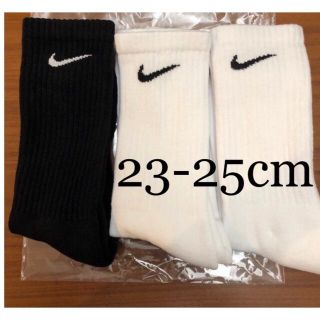 ナイキ(NIKE)の【新品】NIKE  3足 靴下 ホワイト2ブラック1 23.0〜25.0cm(ソックス)