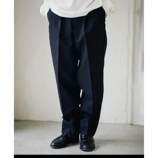 COMOLI(コモリ)のユーゲン HEUGN GEORGE NAVY SIZE1 メンズのパンツ(スラックス)の商品写真