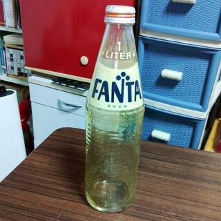 コカコーラ(コカ・コーラ)の昭和レトロ　ファンタオレンジ1リットルの瓶(その他)