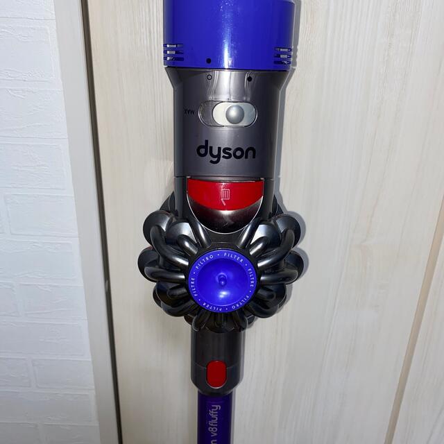 Dyson(ダイソン)のDyson V8ベーシックセット スマホ/家電/カメラの生活家電(掃除機)の商品写真