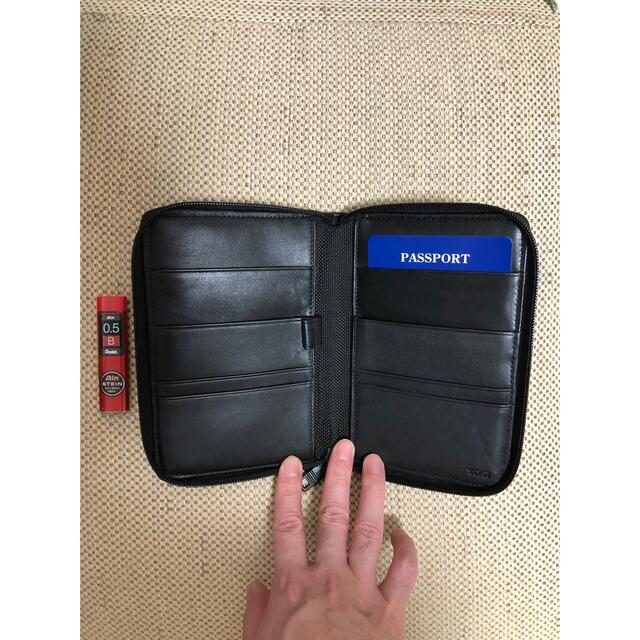 TUMI(トゥミ)の［新品・特価］TUMI パスポートケース／ポーチ インテリア/住まい/日用品の日用品/生活雑貨/旅行(旅行用品)の商品写真