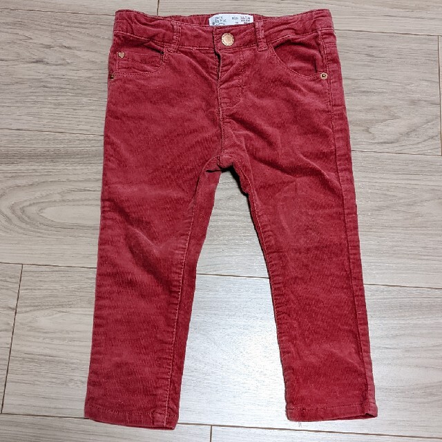ZARA KIDS(ザラキッズ)のZARA ベビーガール コーデュロイパンツ 赤 キッズ/ベビー/マタニティのベビー服(~85cm)(パンツ)の商品写真