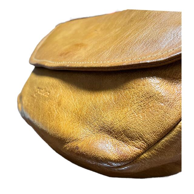 genten(ゲンテン)の【genten】ゲンテン　ショルダーバック　オールレザー　ハーフムーン　三日月 レディースのバッグ(ショルダーバッグ)の商品写真
