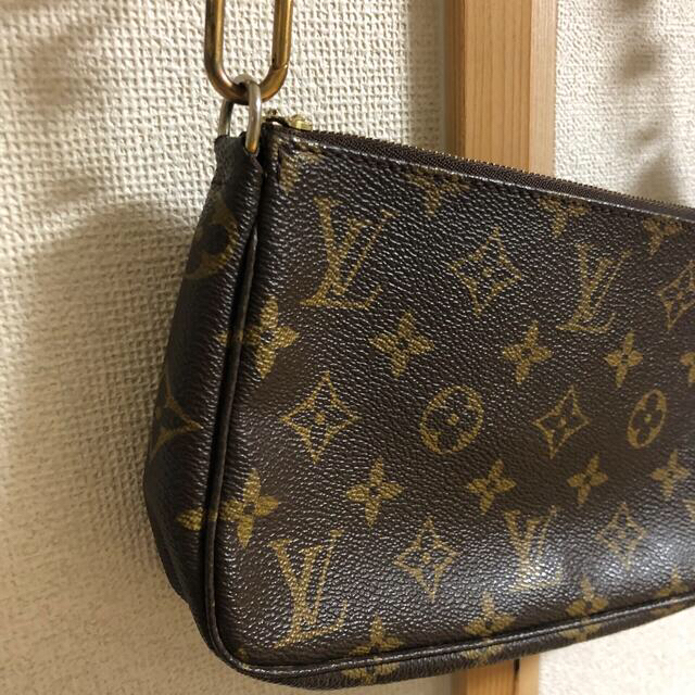 LOUIS VUITTON(ルイヴィトン)のポーチ　のみ　ショルダーストラップなし レディースのバッグ(ショルダーバッグ)の商品写真