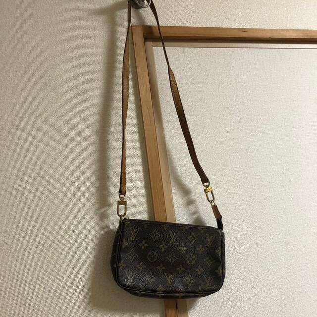 LOUIS VUITTON(ルイヴィトン)のポーチ　のみ　ショルダーストラップなし レディースのバッグ(ショルダーバッグ)の商品写真