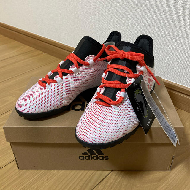 adidas(アディダス)のいじー様専用☆adidas☆20.0cm☆トレーニングシューズ☆新品・未使用 キッズ/ベビー/マタニティのキッズ靴/シューズ(15cm~)(スニーカー)の商品写真