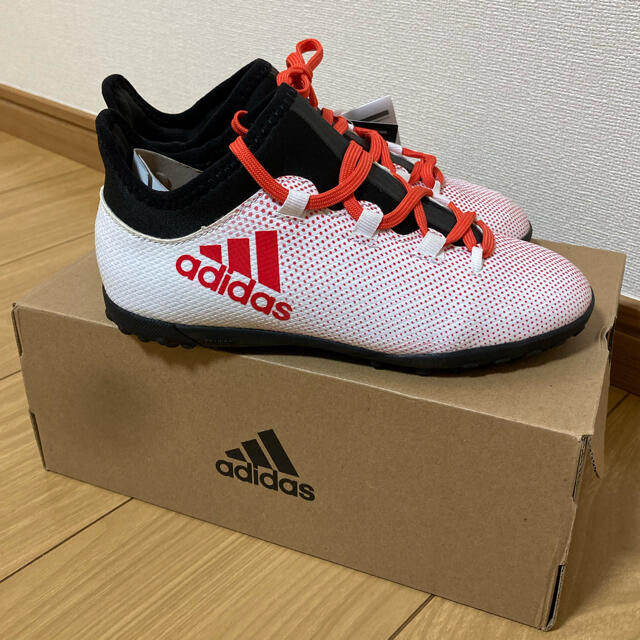 adidas(アディダス)のいじー様専用☆adidas☆20.0cm☆トレーニングシューズ☆新品・未使用 キッズ/ベビー/マタニティのキッズ靴/シューズ(15cm~)(スニーカー)の商品写真