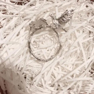 ホワイトサファイアの石がついた鳥のリング　6号　シルバー　ハンドメイド　天然石(リング(指輪))