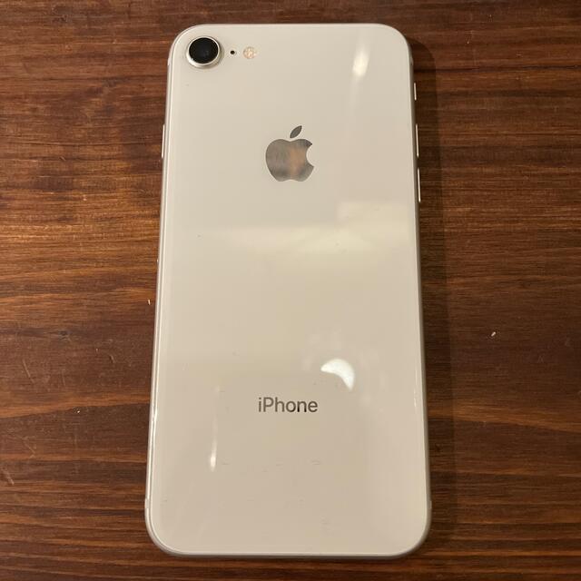 iPhone(アイフォーン)のiPhone8 ホワイト美品　SIMフリー本体のみ スマホ/家電/カメラのスマートフォン/携帯電話(スマートフォン本体)の商品写真