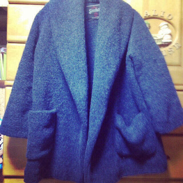 B.Cstockのニットコート