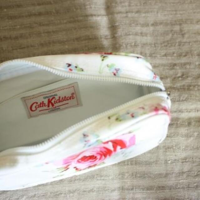 Cath Kidston(キャスキッドソン)のCath Kidston キャスキッドソン ローズポーチ 新品 レディースのファッション小物(その他)の商品写真