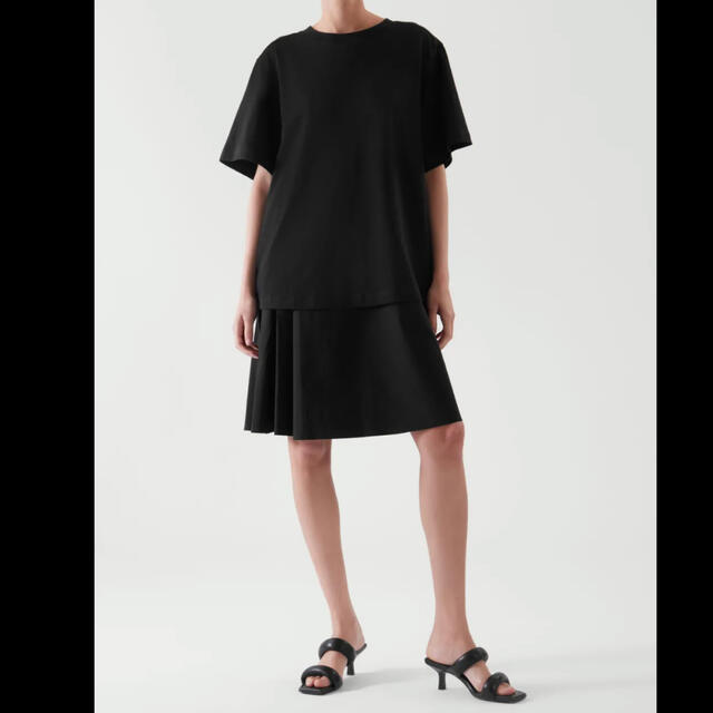 COS(コス)の COS コス ティアードTシャツドレス ワンピース  レディースのワンピース(ひざ丈ワンピース)の商品写真