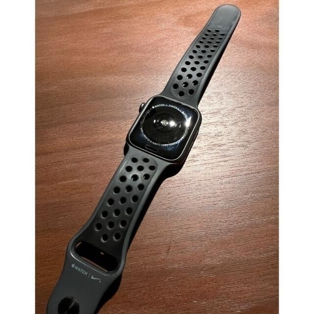 【中古品】Apple Watch Series 4 Nikeモデル メンズの時計(腕時計(デジタル))の商品写真