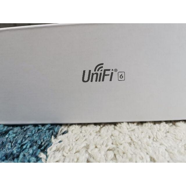 Ubiquiti UniFi WiFi6 Long-Range AP U6-LR スマホ/家電/カメラのPC/タブレット(PC周辺機器)の商品写真