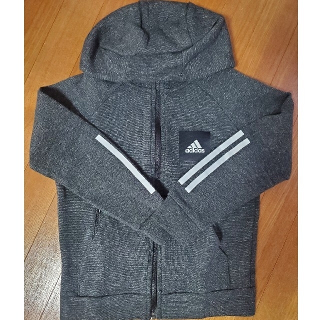 adidas(アディダス)のadidas ジャージ キッズ/ベビー/マタニティのキッズ服男の子用(90cm~)(ジャケット/上着)の商品写真