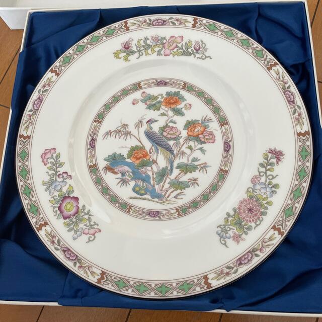 WEDGWOOD(ウェッジウッド)の箱入り　クタニクレーン　大皿　黒壺マーク入り インテリア/住まい/日用品のキッチン/食器(食器)の商品写真