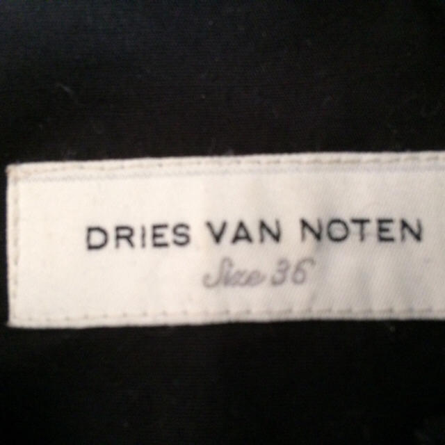 DRIES VAN NOTEN(ドリスヴァンノッテン)のドリスバンノッテンジャケットおまけ付き レディースのジャケット/アウター(ノーカラージャケット)の商品写真