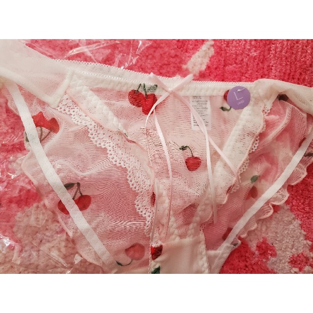 新品未使用 　可愛い　イチゴ🍓柄　パンティ♡　Lサイズ レディースの下着/アンダーウェア(ショーツ)の商品写真