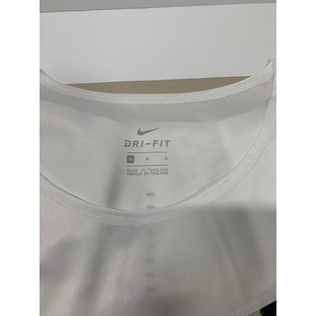 NIKE(ナイキ)の着心地いい　NIKE Tシャツ レディースのトップス(Tシャツ(半袖/袖なし))の商品写真