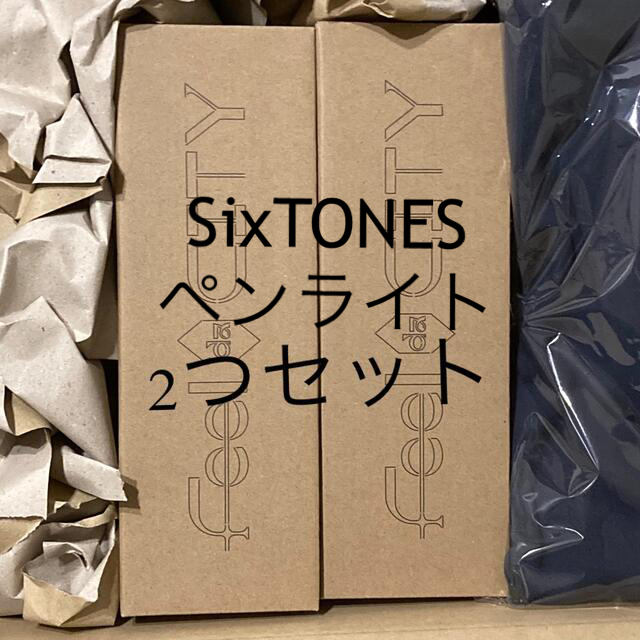 SixTONES CITY ペンライト2本セット エンタメ/ホビーの雑誌(アート/エンタメ/ホビー)の商品写真