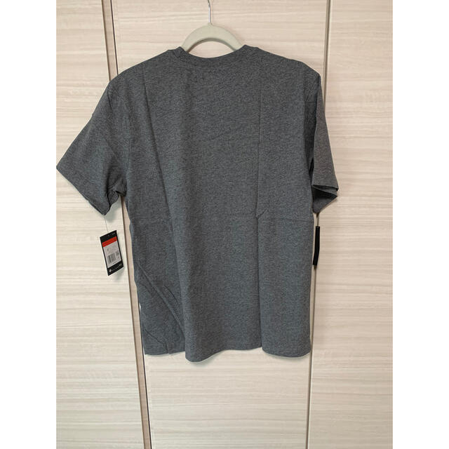 NIKE(ナイキ)のグレーで合わせやすい　NIKE Tシャツ メンズのトップス(Tシャツ/カットソー(半袖/袖なし))の商品写真