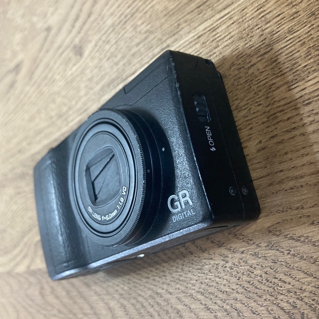 RICOH(リコー)のRICOH GR DIGITAL IV スマホ/家電/カメラのカメラ(コンパクトデジタルカメラ)の商品写真