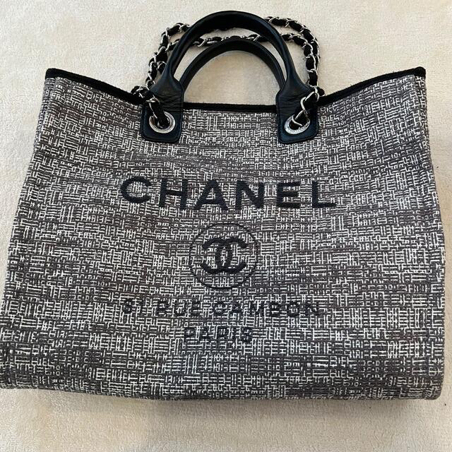 CHANEL(シャネル)の値下げ　CHANEL ドーヴィル チェーントートバッグ レディースのバッグ(トートバッグ)の商品写真