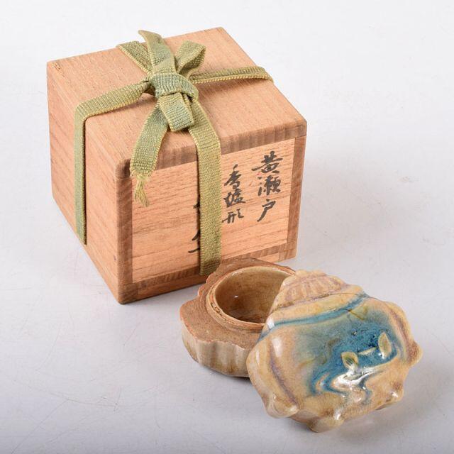 茶道具 黄瀬戸 香炉形香炉 表千家十三代即中斎極箱 M 茶道具 黄瀬戸 香炉形香炉 表千家十三代即中斎極箱 M