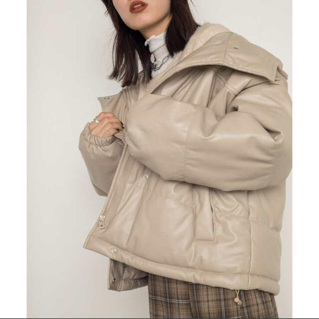 w closet(ダブルクローゼット)のエコレザー中綿ジャケット レディースのジャケット/アウター(ダウンジャケット)の商品写真