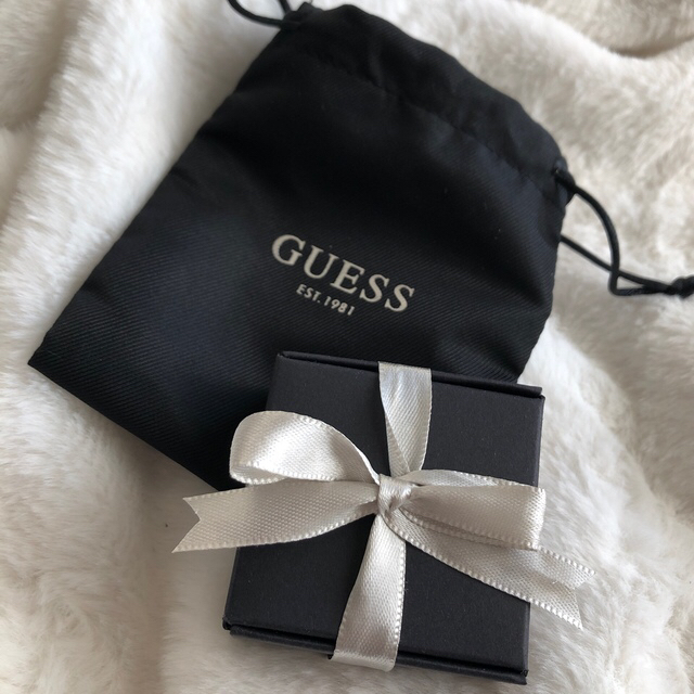 GUESS(ゲス)のGUESS ピアス メンズのアクセサリー(ピアス(両耳用))の商品写真