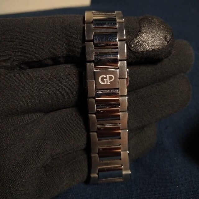 GIRARD-PERREGAUX(ジラールペルゴ)のGirard Perregaux ロレアート クロノグラフ 38mm 青黒文字盤 メンズの時計(腕時計(アナログ))の商品写真