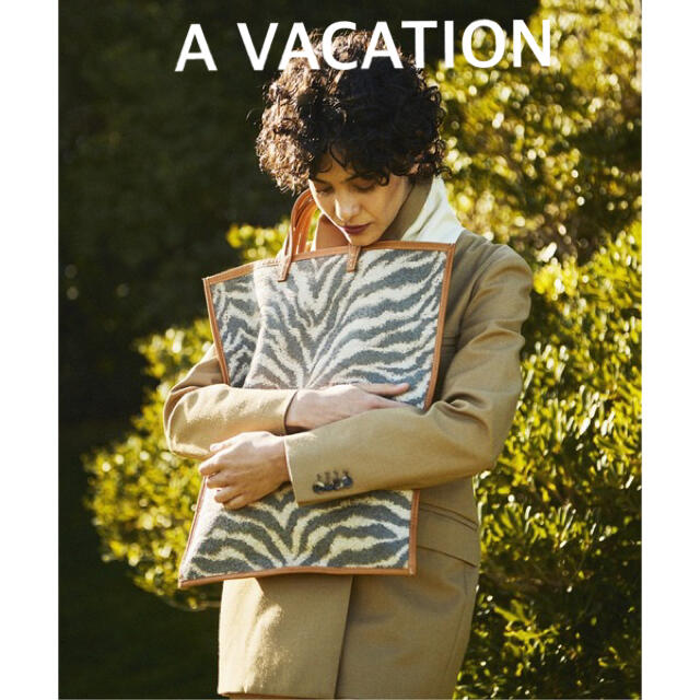 【A VACATION】FAN ZEBRA TOTE BAGのサムネイル