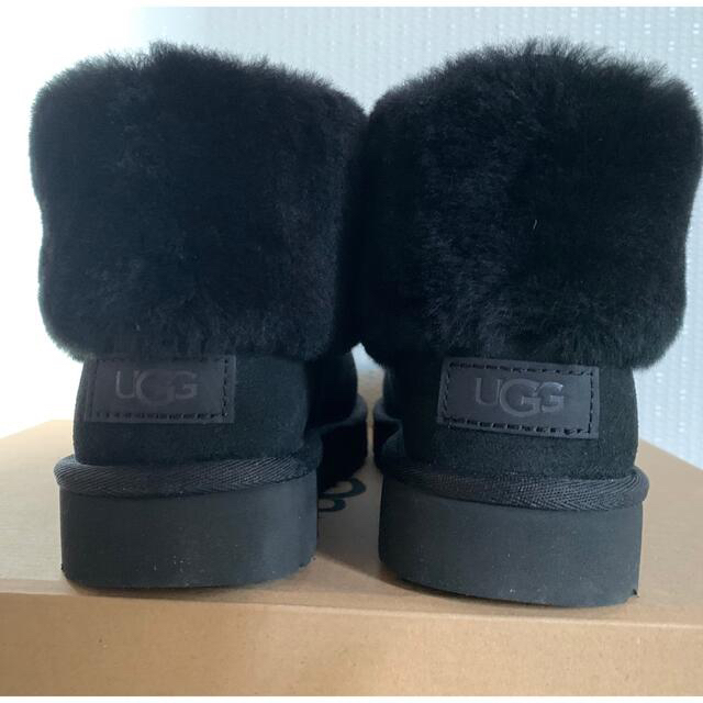 UGG W CLASSIC MINI FLUFF BLK 7 UGG W CLASSIC MINI FLUFF BLK 7
