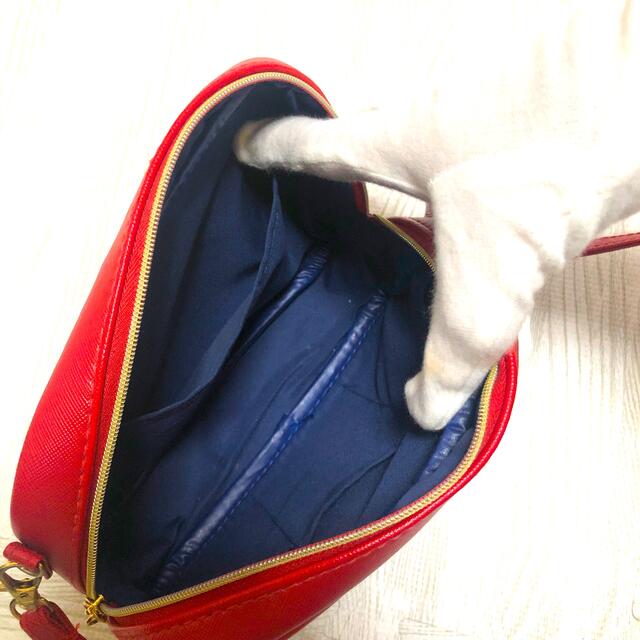 AHKAH(アーカー)のAHKAH バック　赤　雑誌付録品【値下げ中】 レディースのバッグ(ショルダーバッグ)の商品写真