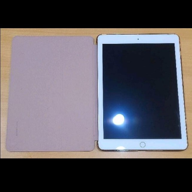 iPad(アイパッド)の【値下げ中】Apple iPad  WI-FI-Cellular32GB GD スマホ/家電/カメラのPC/タブレット(タブレット)の商品写真