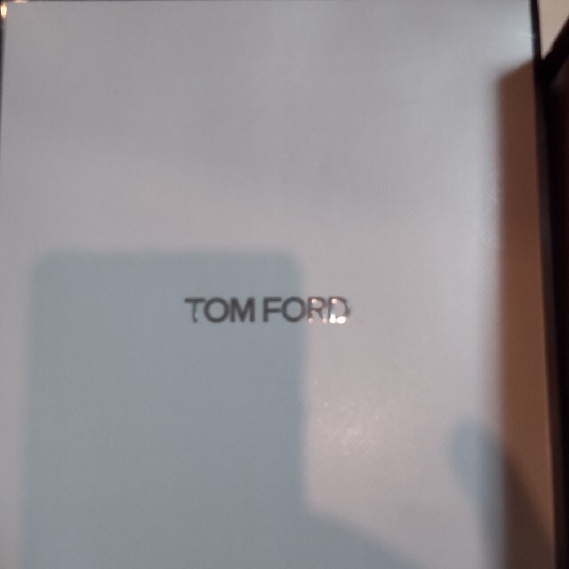 TOM FORD(トムフォード)のTOMFORD紙袋、箱付き レディースのバッグ(ショップ袋)の商品写真