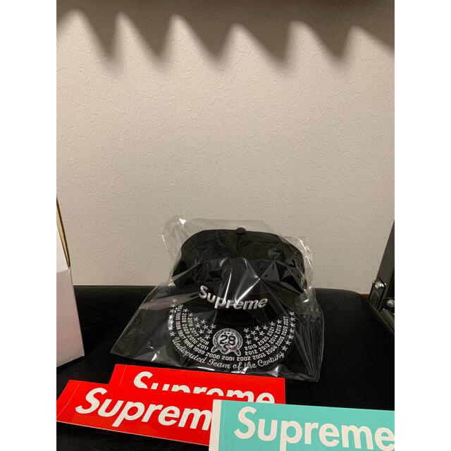 新品　Supreme Undisputed Box Logo New Era