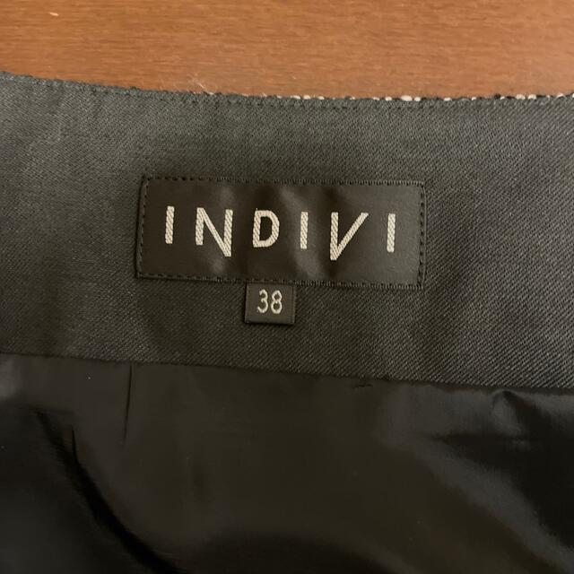 INDIVI(インディヴィ)のINDIVI 38スカート レディースのスカート(ひざ丈スカート)の商品写真