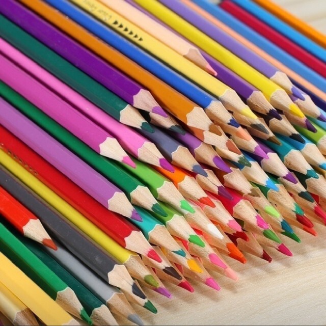 色鉛筆新品　150色　色鉛筆