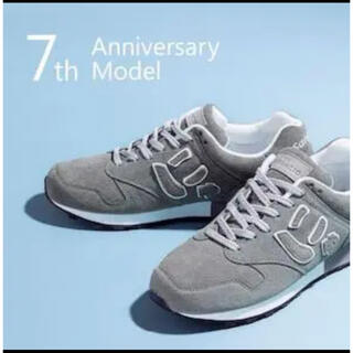 ニューバランス(New Balance)の7周年記念モデルにゅ〜ずSTEEL BLUEvia SANGACIO24.5㌢(スニーカー)