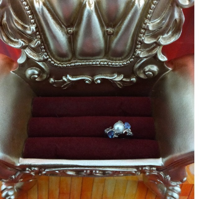 アクセサリースタンド　指輪置き　アクセサリースタンド　椅子　ドールチェア エンタメ/ホビーのおもちゃ/ぬいぐるみ(その他)の商品写真