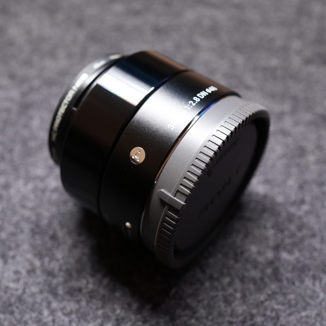 SIGMA(シグマ)の【美品】SIGMA 30mm F2.8 Art スマホ/家電/カメラのカメラ(レンズ(単焦点))の商品写真