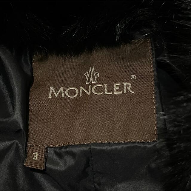 MONCLER(モンクレール)のMONCLER モンクレール ダウンジャケット ブラック ファー レディース レディースのジャケット/アウター(ダウンジャケット)の商品写真