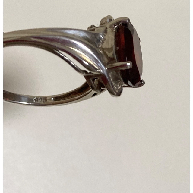 大粒ガーネット 天然石 シルバー リング レディースのアクセサリー(リング(指輪))の商品写真