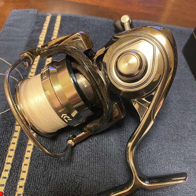 DAIWA(ダイワ)のダイワ　18 イグジスト　4000CXH スポーツ/アウトドアのフィッシング(リール)の商品写真