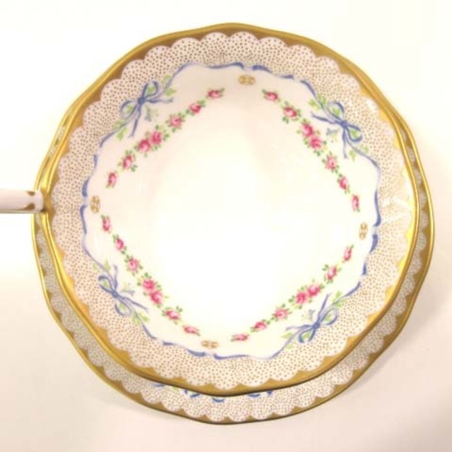 WEDGWOOD(ウェッジウッド)のウェッジウッド 廃盤 RIBBON AND ROSES カップ&ソーサー エンタメ/ホビーの美術品/アンティーク(陶芸)の商品写真