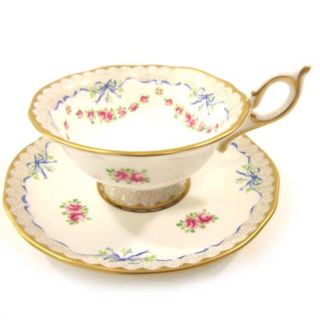 ウェッジウッド(WEDGWOOD)のウェッジウッド 廃盤 RIBBON AND ROSES カップ&ソーサー(陶芸)